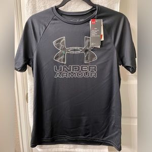 Under Armour, boy’s t-shirt
